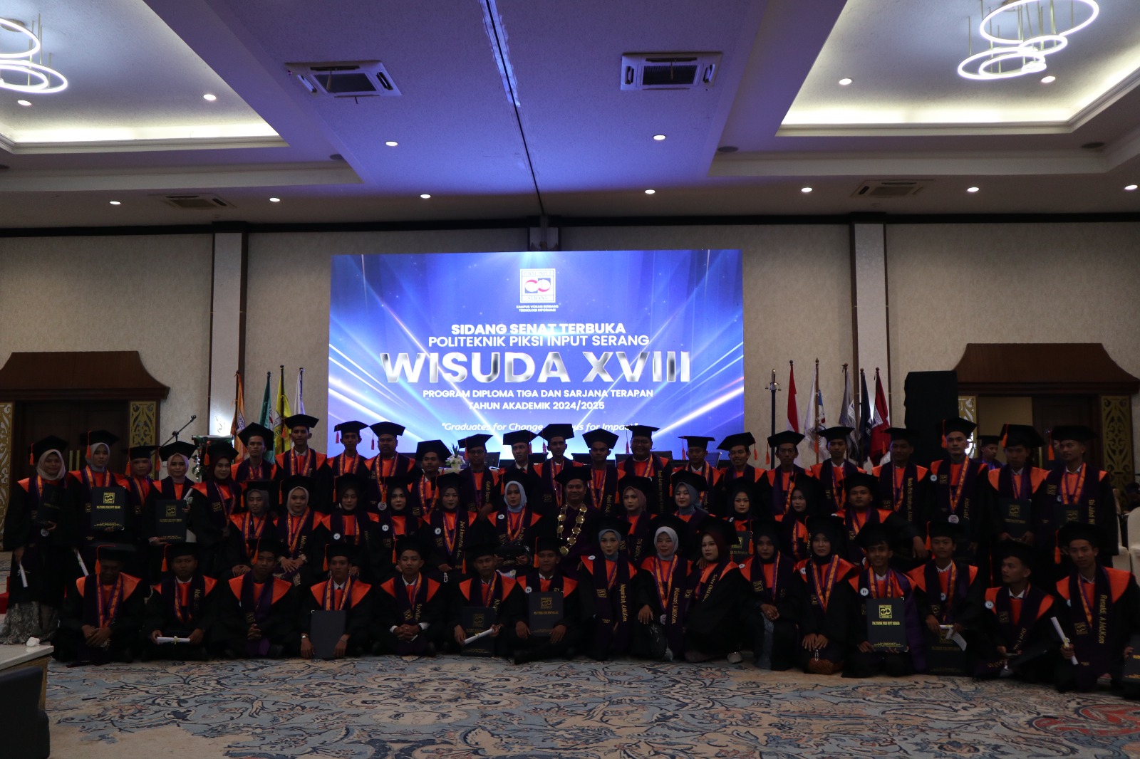 wisudawan/i MI politeknik piksi input serang 2025