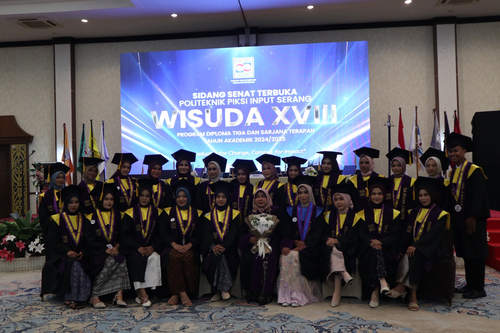 wisudawan/i SE politeknik piksi input serang 2025